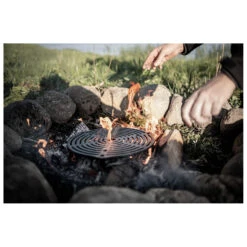 Petromax Cast Iron Stacking Grate -Camping Equipment Store petromax cast iron stacking grate detail 3