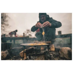 Robens Bighorn 3 Legged Pan - Skillet -Camping Equipment Store robens bighorn 3 legged pan skillet detail 4